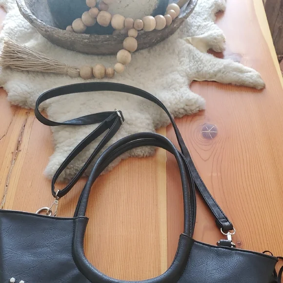 Black Fringe Studded Bag - Picture 5 of 6